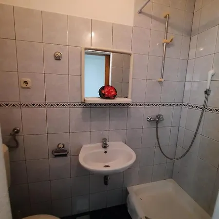 Centar Three Palms Apartamento Makarska