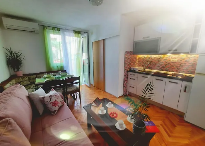 Centar Three Palms Apartment Makarska