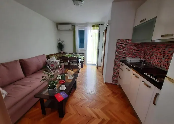 Centar Three Palms 아파트 *