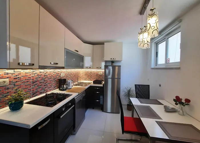 Centar Three Palms Makarska