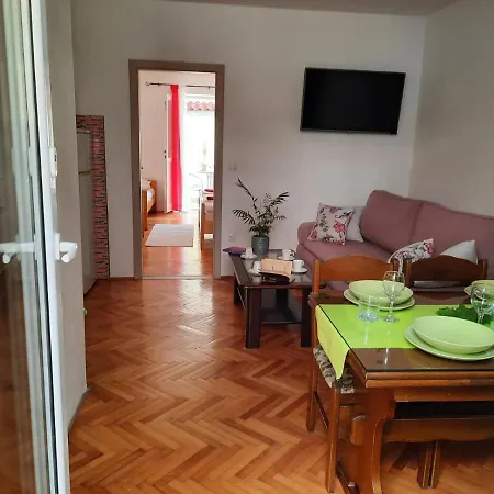 Centar Three Palms Apartman *