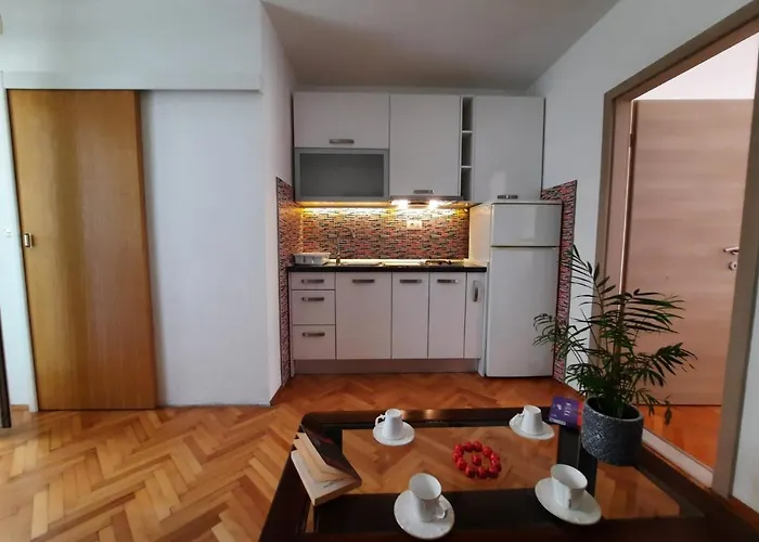 Centar Three Palms Apartment *