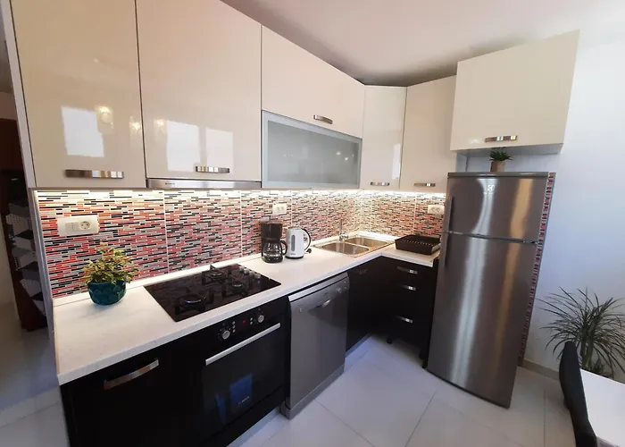 Centar Three Palms Apartment Makarska