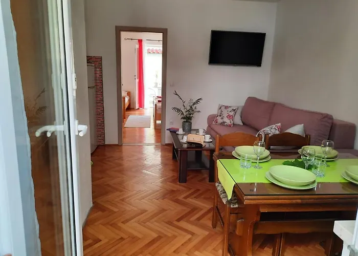 Centar Three Palms Apartment *