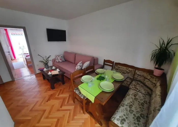 Centar Three Palms * Makarska